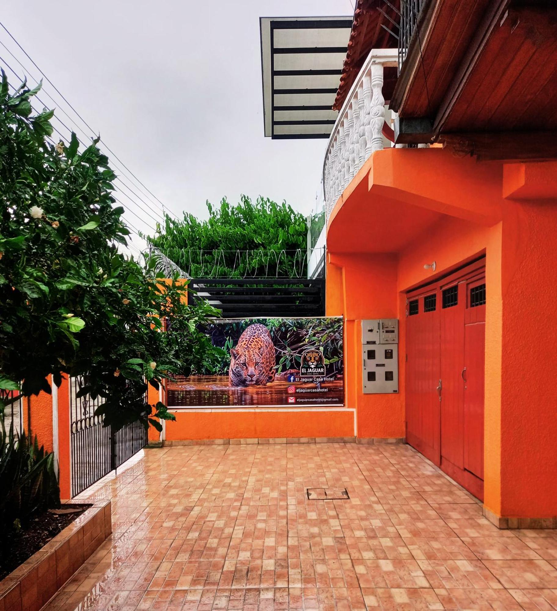 El Jaguar Casa Hotel Leticia Exterior foto
